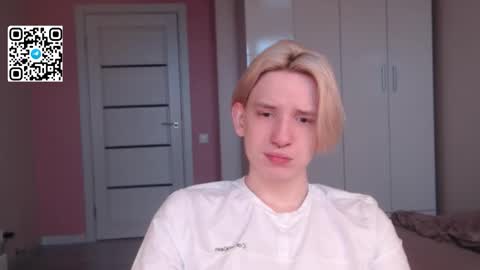 Snapshot of ron_vilss chatting on February 18, 4:30 am Ron online show from February 18, 4:30 am