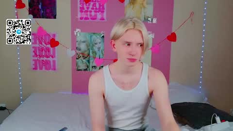 Snapshot of ron_vilss chatting on February 27, 6:46 am Ron online show from February 27, 6:46 am