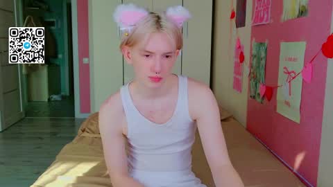 Snapshot of ron_vilss chatting on March 14, 8:42 am Ron online show from March 14, 8:42 am