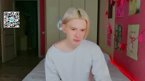 Snapshot of ron_vilss chatting on March 15, 11:05 am Ron online show from March 15, 11:05 am