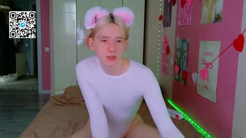 Snapshot of ron_vilss chatting on March 26, 3:34 am Ron online show from March 26, 3:34 am