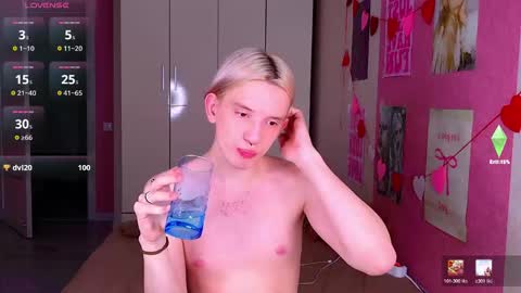 Snapshot of ron_vilss chatting on March 26, 3:39 pm Ron online show from March 26, 3:39 pm