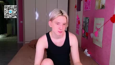 Snapshot of ron_vilss chatting on March 27, 5:35 am Ron online show from March 27, 5:35 am