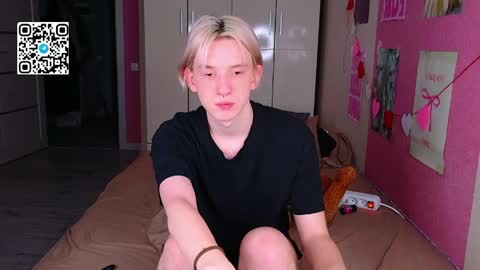 Snapshot of ron_vilss chatting on March 27, 1:44 pm Ron online show from March 27, 1:44 pm