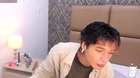 Snapshot of ronaldthompson_ chatting on October 28, 8:00 pm RONALD  online show from October 28, 8:00 pm