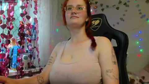 Snapshot of roniya_v chatting on May 15, 2:57 pm Spicy lady Kristy online show from May 15, 2:57 pm