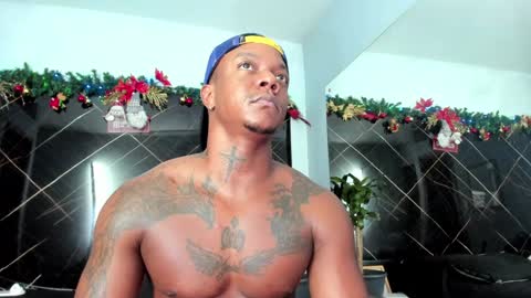 Snapshot of ronnie_777 chatting on December 7, 11:12 pm Ronnie 777 online show from December 7, 11:12 pm