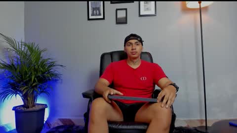 Snapshot of ronnie_canford chatting on January 15, 5:27 pm RonnieCanford online show from January 15, 5:27 pm