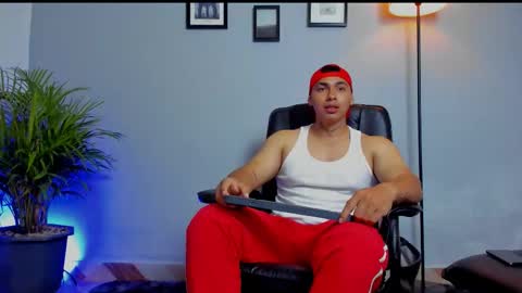 Snapshot of ronnie_canford chatting on February 27, 1:38 am RonnieCanford online show from February 27, 1:38 am