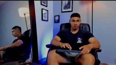 Snapshot of ronnie_canford chatting on March 15, 8:04 pm RonnieCanford online show from March 15, 8:04 pm