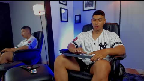 Snapshot of ronnie_canford chatting on March 31, 3:56 pm RonnieCanford online show from March 31, 3:56 pm