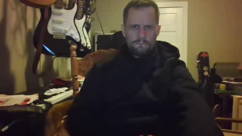 Snapshot of ronniejohnston13 chatting on March 19, 2:15 am ronniejohnston13 online show from March 19, 2:15 am