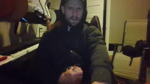 Snapshot of ronniejohnston13 chatting on April 5, 3:26 am ronniejohnston13 online show from April 5, 3:26 am