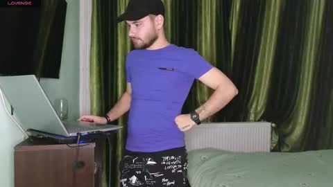 Snapshot of ronny_rian chatting on January 11, 4:39 am Ronny online show from January 11, 4:39 am