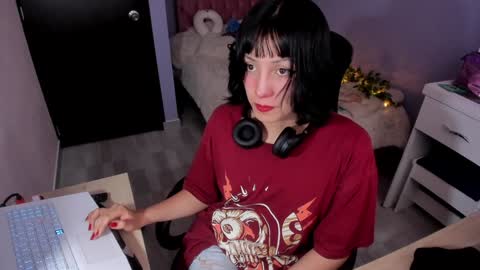 Twelve 3 Inst Twelve 312002 Twitter Room312 2002 online show from December 12, 10:09 pm