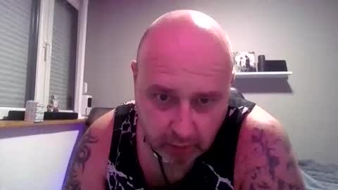 Snapshot of rooosveltooo chatting on February 28, 2:01 am rooosveltooo online show from February 28, 2:01 am