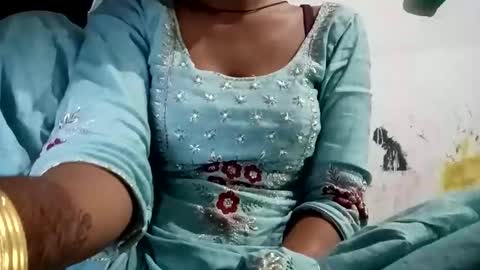 Snapshot of roop_sexy642 chatting on February 23, 12:30 am roop_sexy642 online show from February 23, 12:30 am