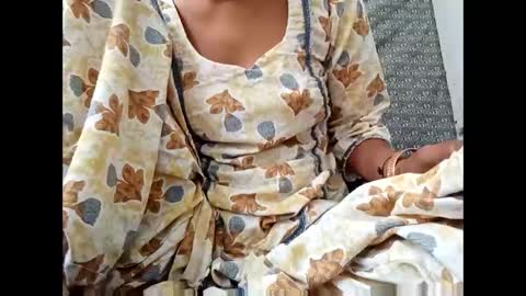 Snapshot of roop_sexy642 chatting on March 17, 4:39 am roop_sexy642 online show from March 17, 4:39 am