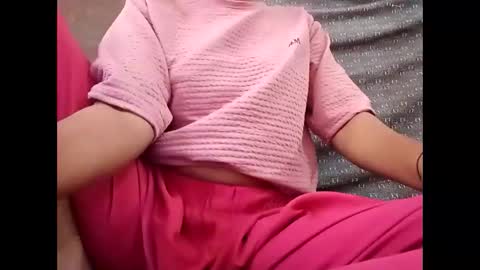 Snapshot of roop_sexy642 chatting on April 5, 1:03 am roop_sexy642 online show from April 5, 1:03 am