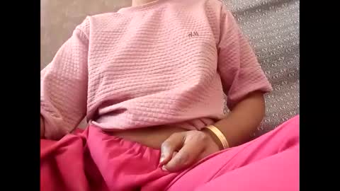 Snapshot of roop_sexy642 chatting on April 6, 4:10 am roop_sexy642 online show from April 6, 4:10 am