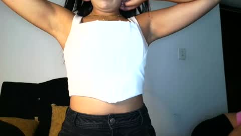 Snapshot of roosmery_ chatting on July 15, 1:49 pm roosmery_ online show from July 15, 1:49 pm