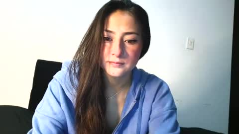 Snapshot of roosmery_ chatting on July 17, 1:18 pm roosmery_ online show from July 17, 1:18 pm