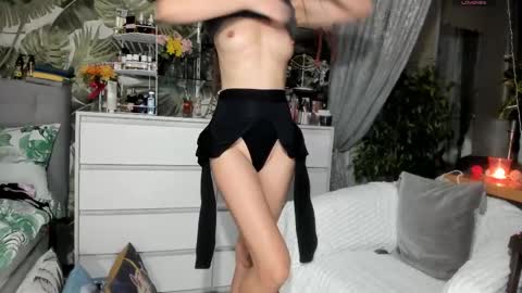 Aurora online show from February 22, 10:42 pm