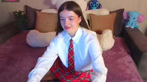 roraline_lov online show from March 8, 5:28 pm