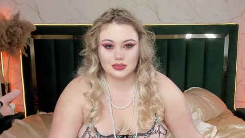 Snapshot of rosa1ia chatting on January 22, 12:38 am Chloe online show from January 22, 12:38 am
