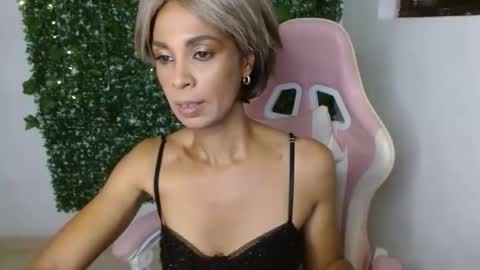 Snapshot of rosa_skinny chatting on March 17, 12:37 am rosa online show from March 17, 12:37 am