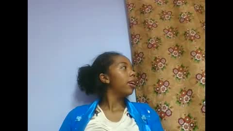 rosah225127 online show from May 1, 5:17 pm