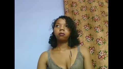 rosah225127 online show from May 13, 6:00 am