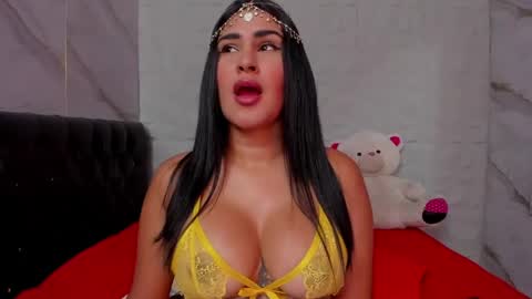 ROSALIA insta rosalia 10hoot online show from May 5, 7:22 pm