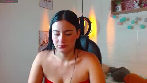 Snapshot of rosaliea chatting on June 25, 4:45 am R O S A L I A online show from June 25, 4:45 am