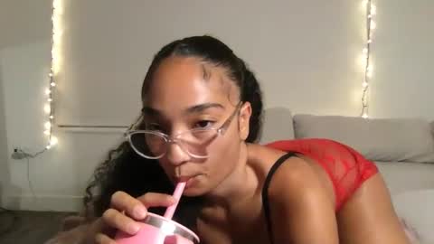 Rosalina online show from October 3, 5:37 am