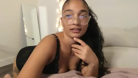 Snapshot of rosalinatoosexy chatting on April 22, 4:37 am Rosalina online show from April 22, 4:37 am