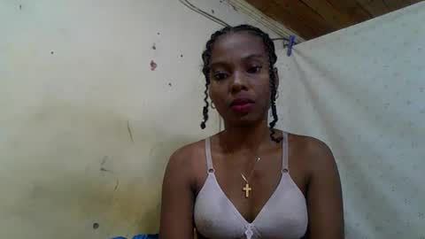 Snapshot of rosalinda933 chatting on May 27, 5:15 am Rosalinda online show from May 27, 5:15 am