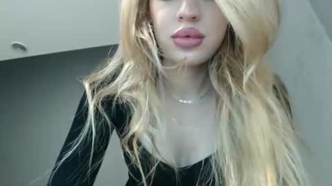 Rosalina online show from November 2, 2:52 pm