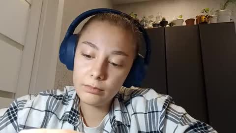 Snapshot of rosannacreamer chatting on October 3, 6:54 am Kiki online show from October 3, 6:54 am