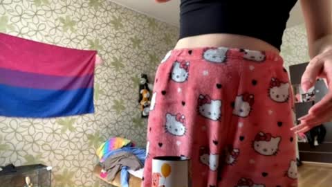 Megan online show from April 3, 6:00 am