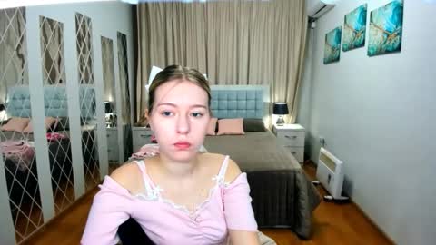 Snapshot of rosarising chatting on May 3, 4:51 am RosaRising online show from May 3, 4:51 am