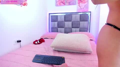 rose1__ online show from September 19, 10:21 pm