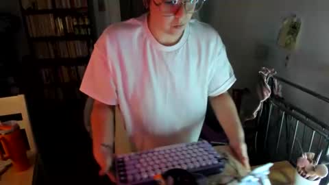 rose257044 online show from November 30, 3:38 pm