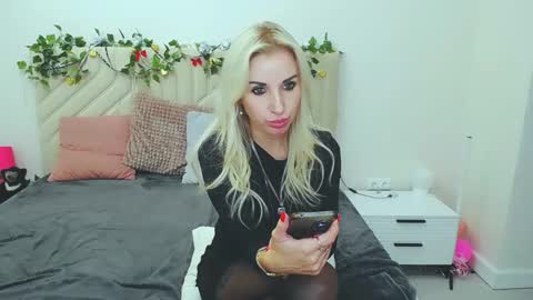 rose  shine online show from September 25, 10:08 am