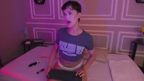 Snapshot of rose_blosson chatting on March 1, 9:37 pm Rose online show from March 1, 9:37 pm