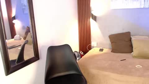 Snapshot of rose_crimson chatting on October 11, 11:25 pm rose_crimson online show from October 11, 11:25 pm