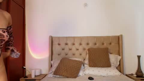 Snapshot of rose_dom chatting on September 29, 1:11 am Rose And Dom online show from September 29, 1:11 am