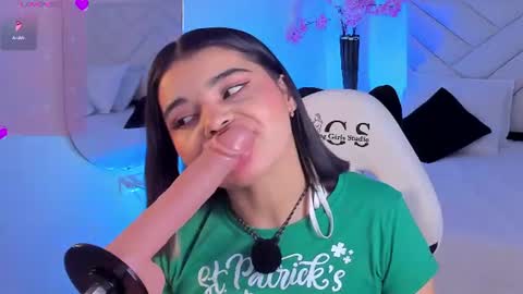 rose_jener06 online show from July 8, 11:31 pm