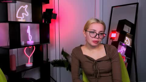 Snapshot of rose_style chatting on November 12, 6:03 am rose online show from November 12, 6:03 am