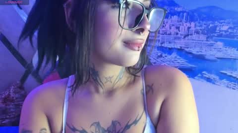 Snapshot of rose_temptation777 chatting on March 16, 5:44 am ROSE online show from March 16, 5:44 am